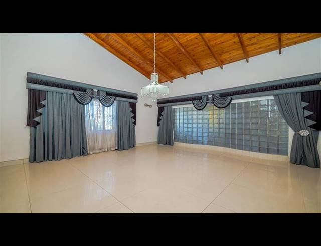 4 BEDROOM HOUSE FOR SALE IN SOUTHRIDGE